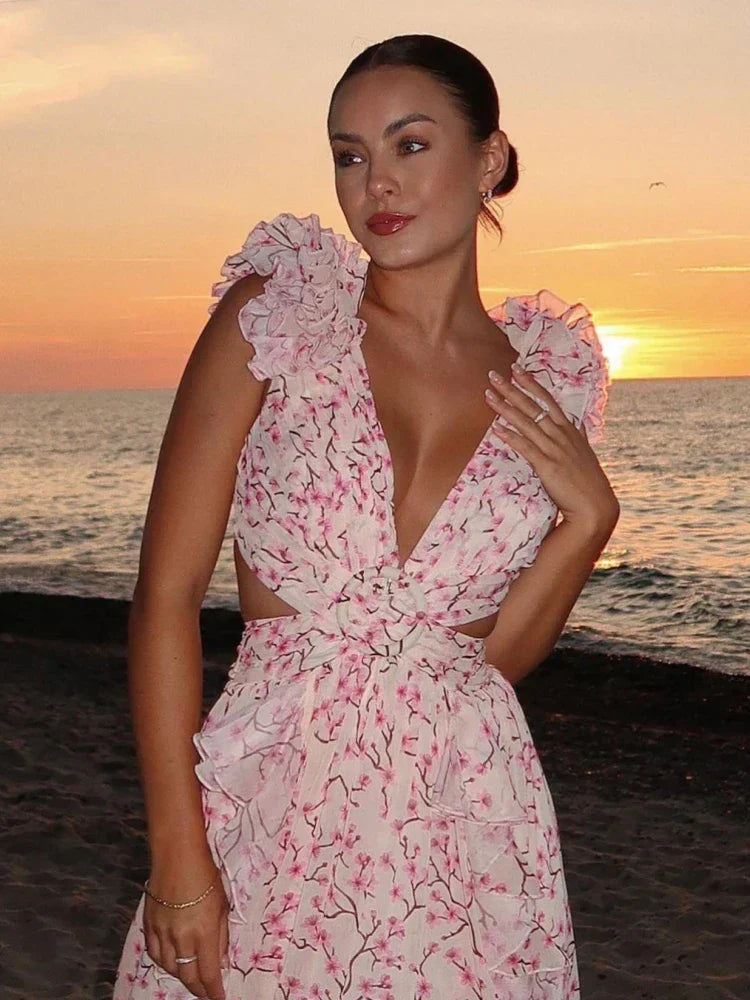 Lexi – Elegant, rygfri maxikjole med flæser